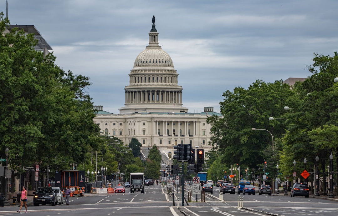PCE May 2026: U.S. Inflation Exceeds 4%, Warsh's Fed Under Maximum Pressure