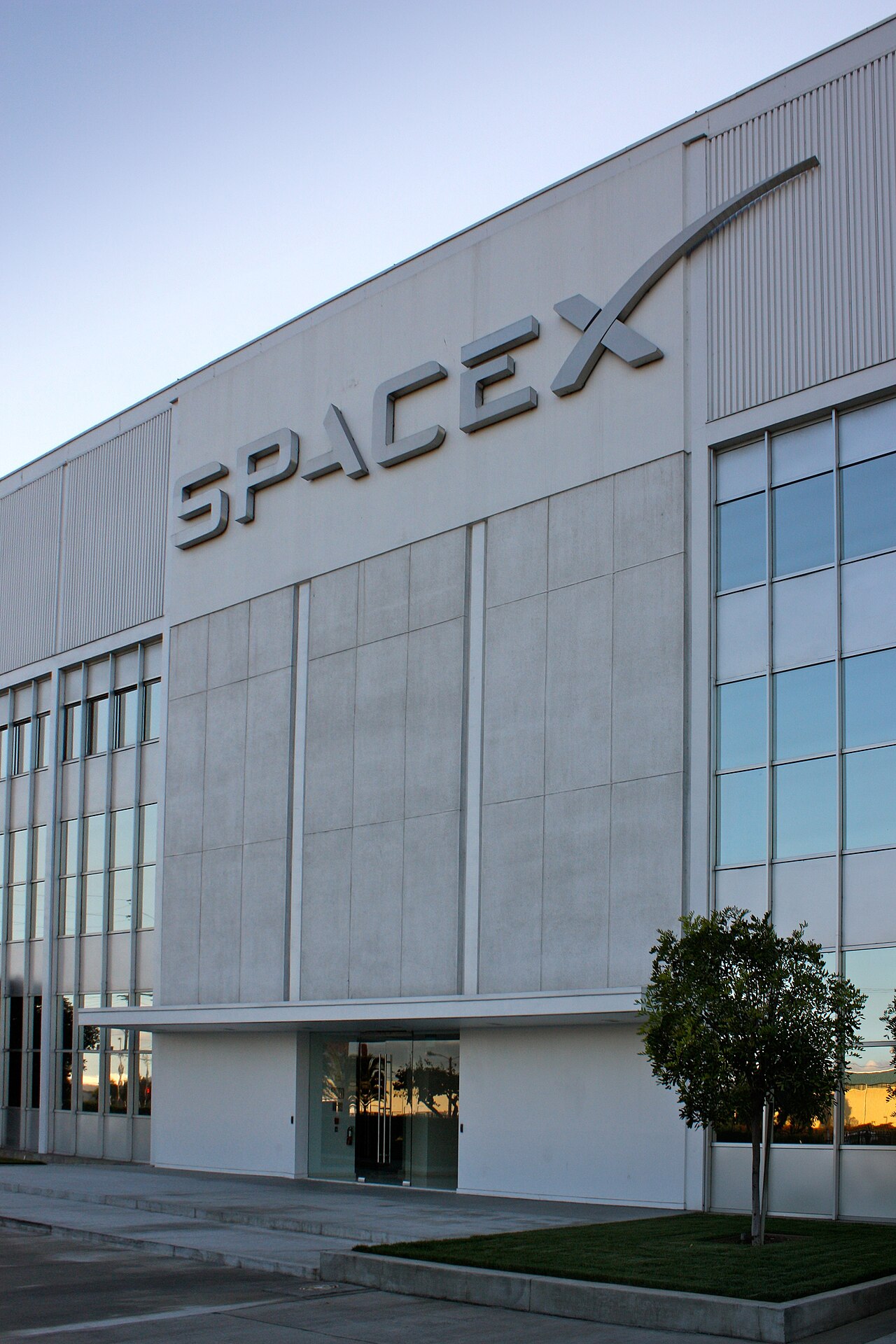 SpaceX on the Stock Market: Is It Still Time to Invest - and How?