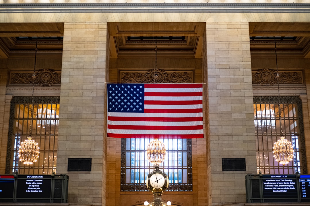 Kevin Warsh softens his signal: the Fed between anti-inflation credibility and political pragmatism