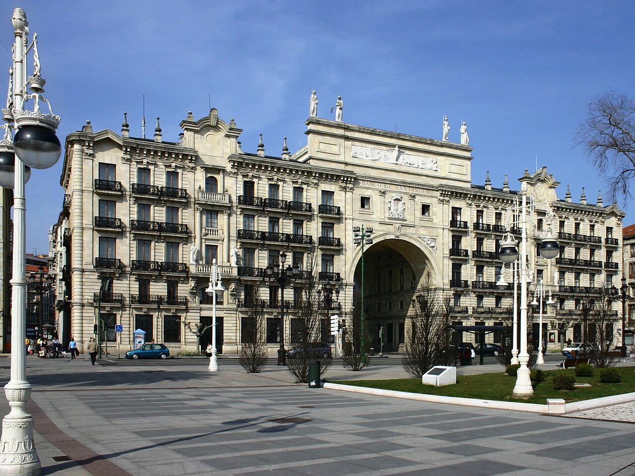 Santander reaches an AI milestone: towards banking commerce entirely enhanced by artificial intelligence